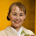 朝井まかてさん「どら蔵」に吉川英治文学賞　贈呈式で「戦争が一日も早く終わることを」
