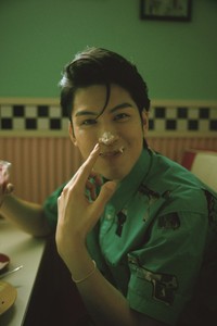 初写真集「CHARACTER」でキュートな素の表情を見せるTHE RAMPAGEの長谷川慎（撮影／荒木勇人）