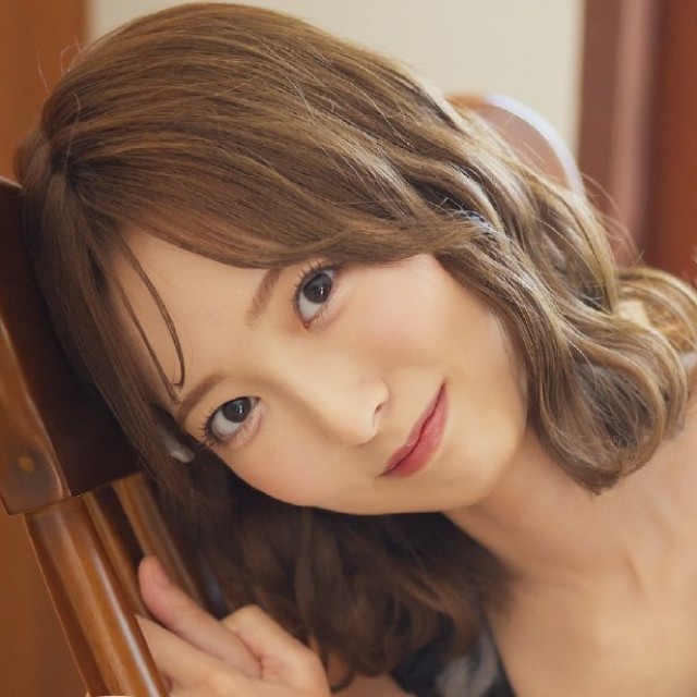 藤本冬香1st写真集『無防備な私』(C)KADOKAWA PHOTO/田中智久【楽天ブックス限定特典】