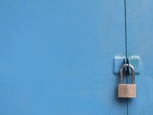 今の私を支える鍵アカウント。抑圧された心を、過去のツイートが救う