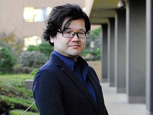 相沢沙呼さん「medium　霊媒探偵城塚翡翠」インタビュー　本格推理小説につめた「日常の謎」