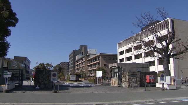 香川大学で前期日程の合格発表　6学部766人に「喜びの春」　実質倍率は1.9倍