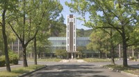「欲求満たすため…」女性のスカート内を盗撮した疑い　岡山大学文学部長の男（62）を現行犯逮捕　岡山県警