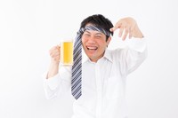 「飲みにケーション」…なんてね！（polkadot/stock.adobe.com）