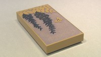 彫漆小箱「蝶形花」（金澤　櫻子）
