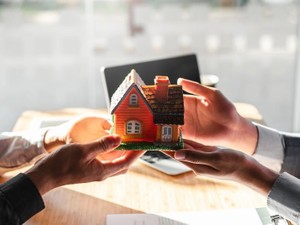 相続税の物納とは　物納できる条件と財産の種類、手続き方法を解説