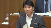 岡山県議会の代表質問に答弁する伊原木知事