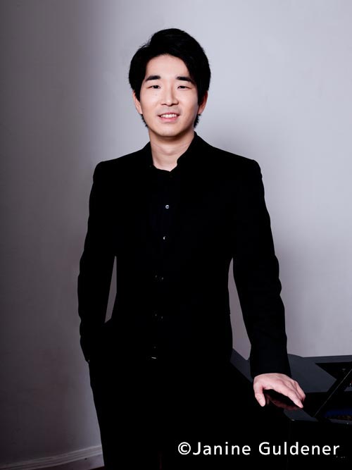 久末 航(ピアノ) Wataru Hisasue, Piano