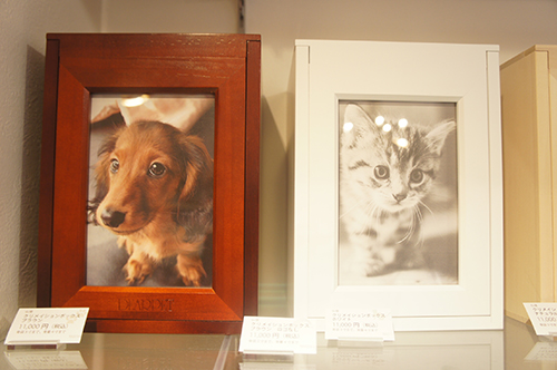 人気商品の骨壺が収まるタイプの仏壇