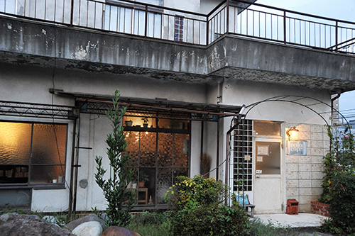 鉄筋造りの家屋を改装した「nolla cafe」