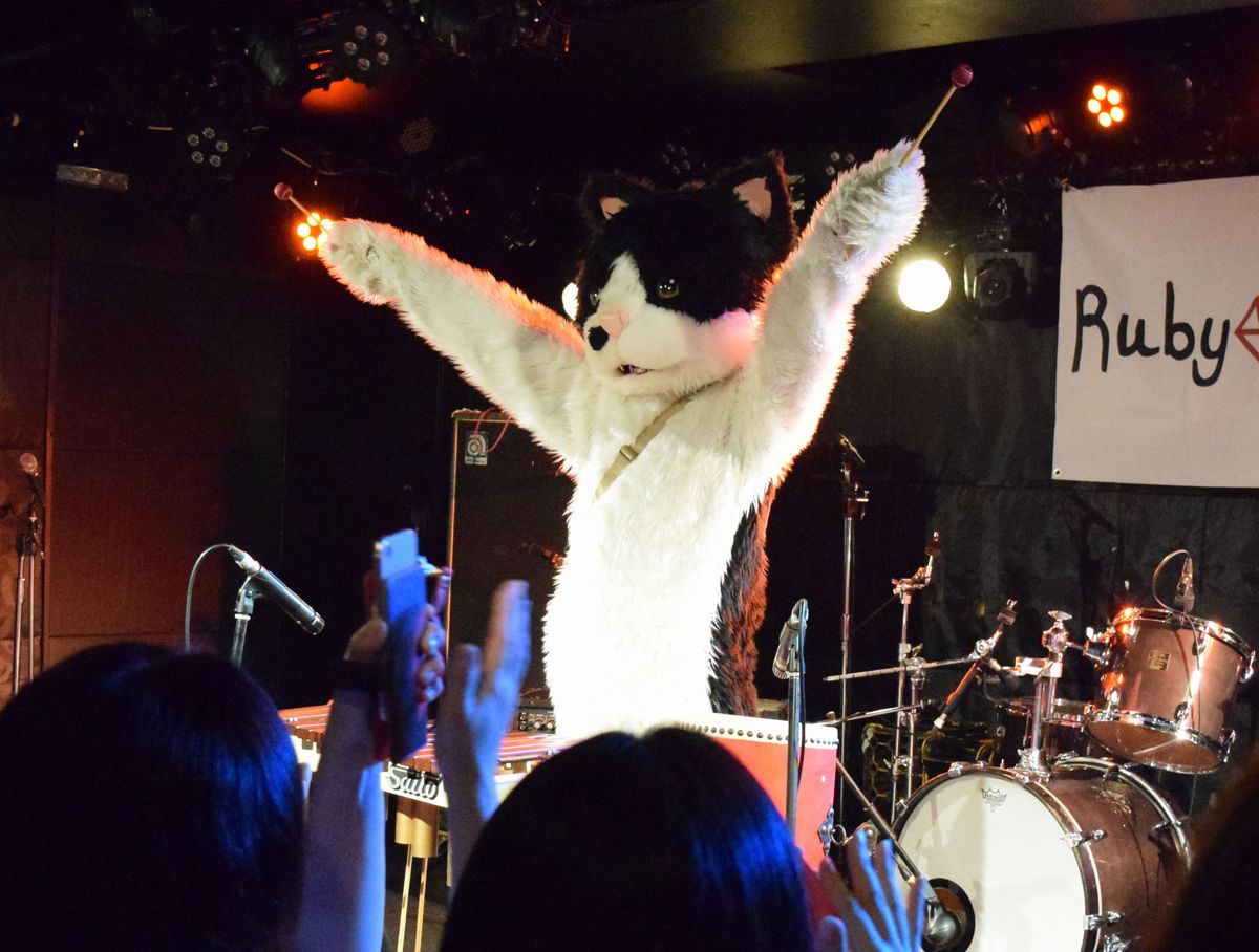 演奏を終え、決めのポーズ