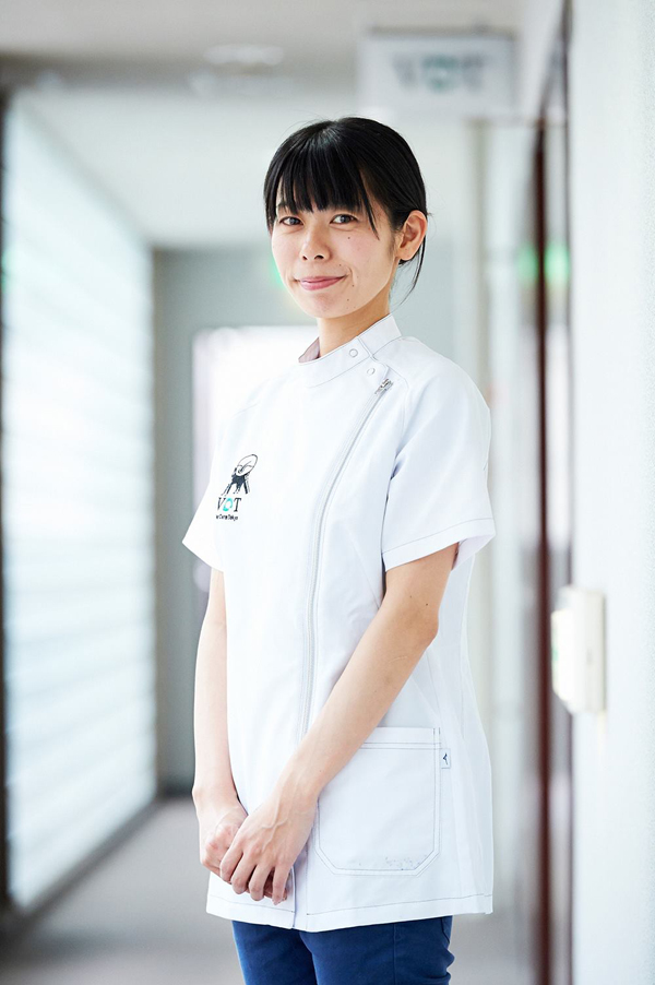 日本獣医皮膚科学会認定医の江角真梨子さん