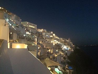 あまりガイドブックに載りませんが、夜景も美しい