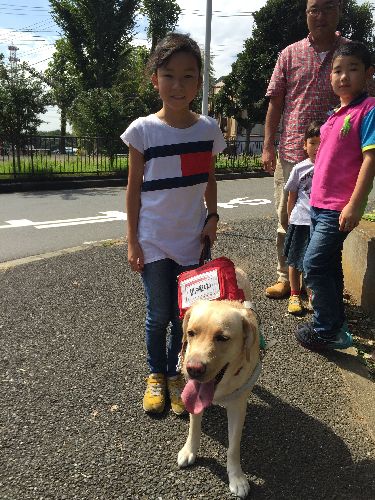 長女梨花子ちゃんと歩行訓練