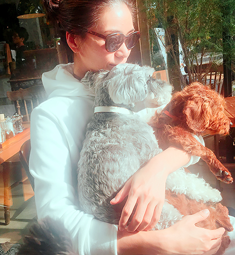 カフェへも行きます