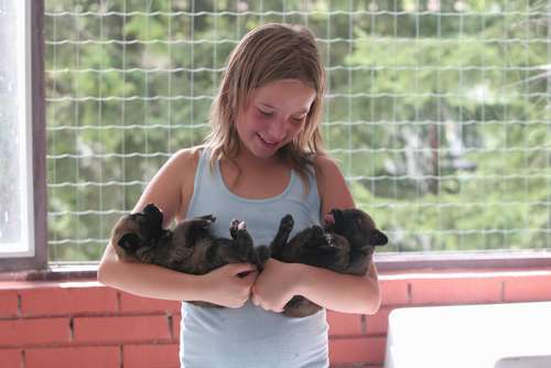 子どもたちにも可愛がられる（ｃ）大塚敦子
