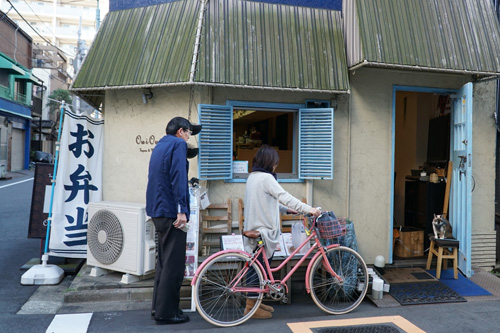 ランチタイムにお出迎えするスイくん（不定期出勤！）