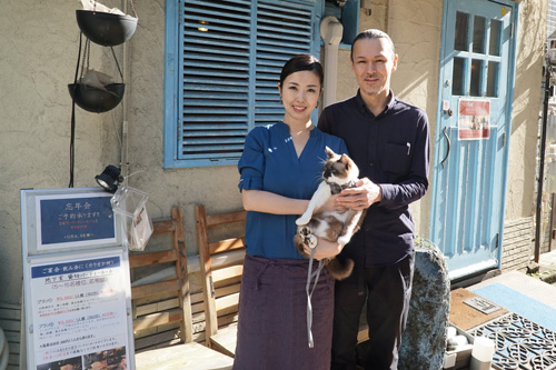 山田夫妻とワイン酒場の看板猫スイくん