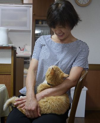 同居のミミも１８歳、「君もがんばっているよね」