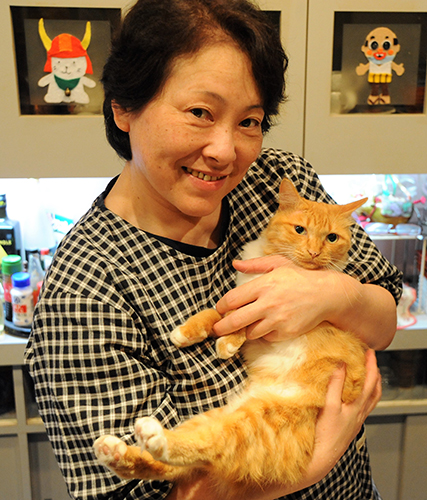 福村さんに抱かれてご機嫌の栄ちゃん