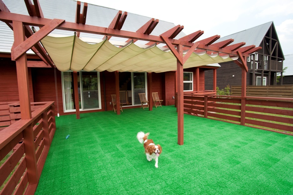 【2位：福島県　羽鳥湖高原レジーナの森】屋根付きドックランテラス