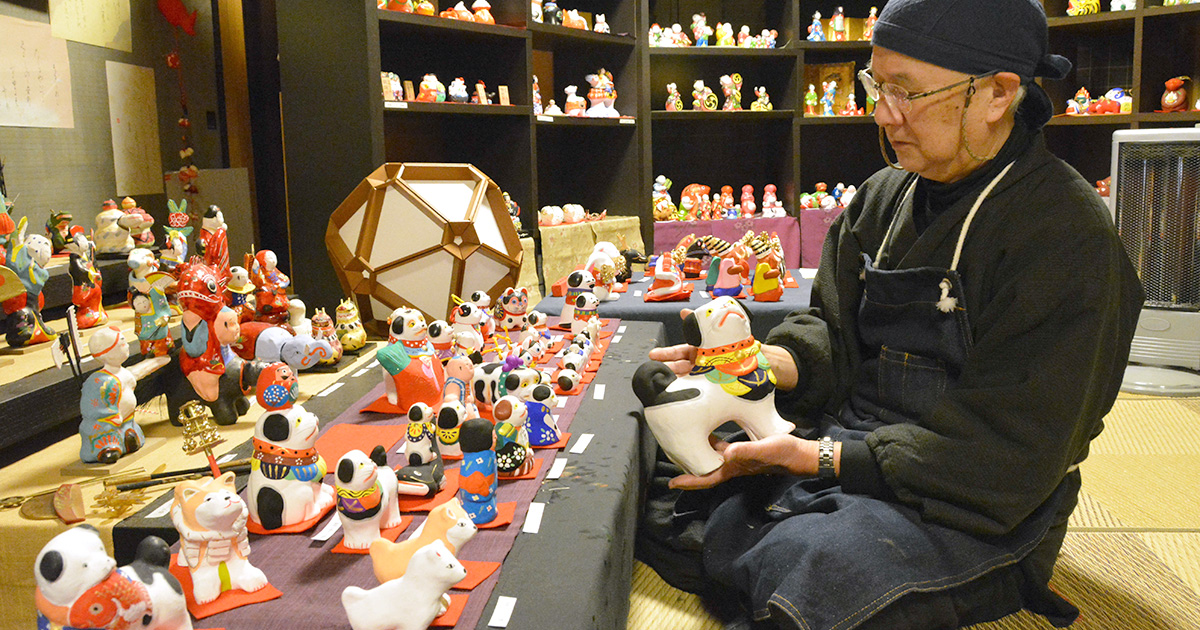 表情いろいろ 犬の土人形や土鈴 秋田の人形館で紹介 犬 猫との幸せな暮らしのためのペット情報サイト Sippo